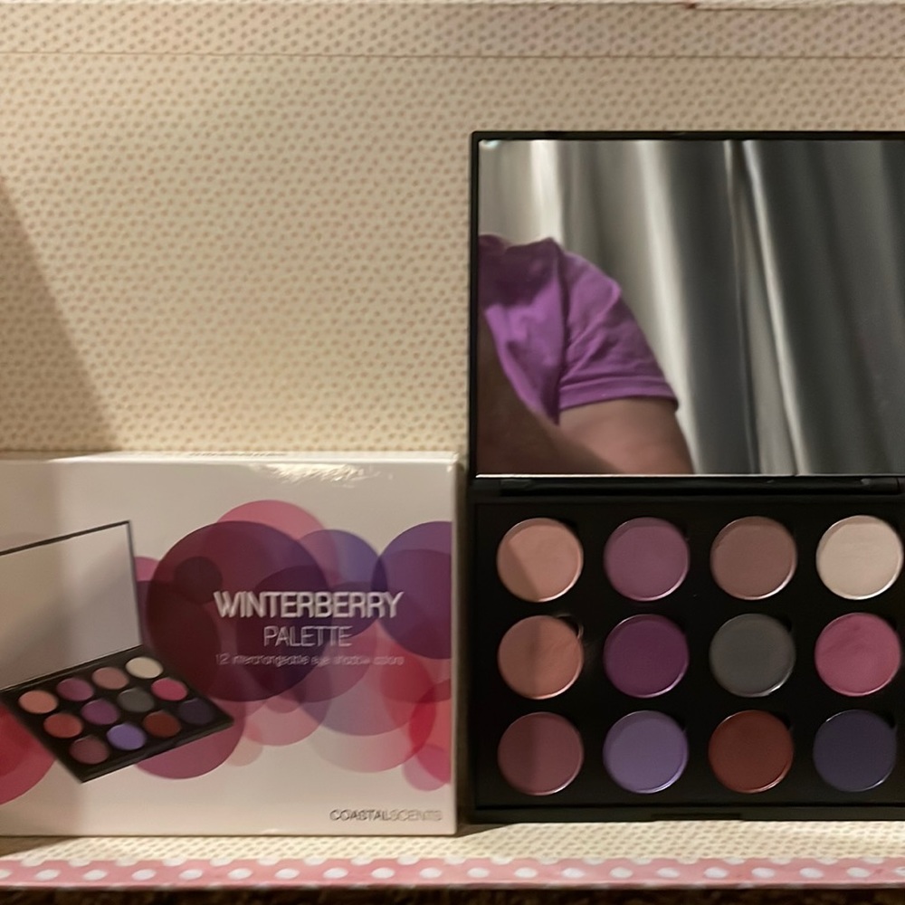 Coastal Scents Winterberry Palette